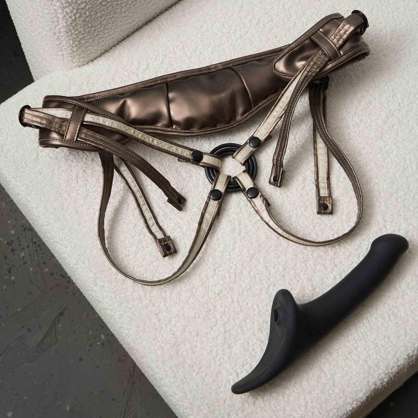 Dildo wibrujące Multi Orgasm Strap on me M czarny