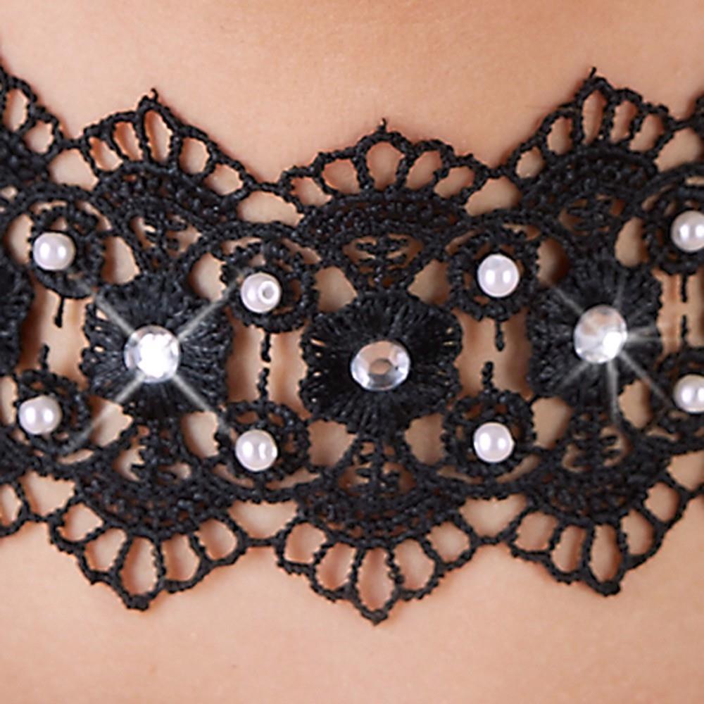 Haftowany choker Cottelli ACCESSOIRES czarny z perełkami i dżetami